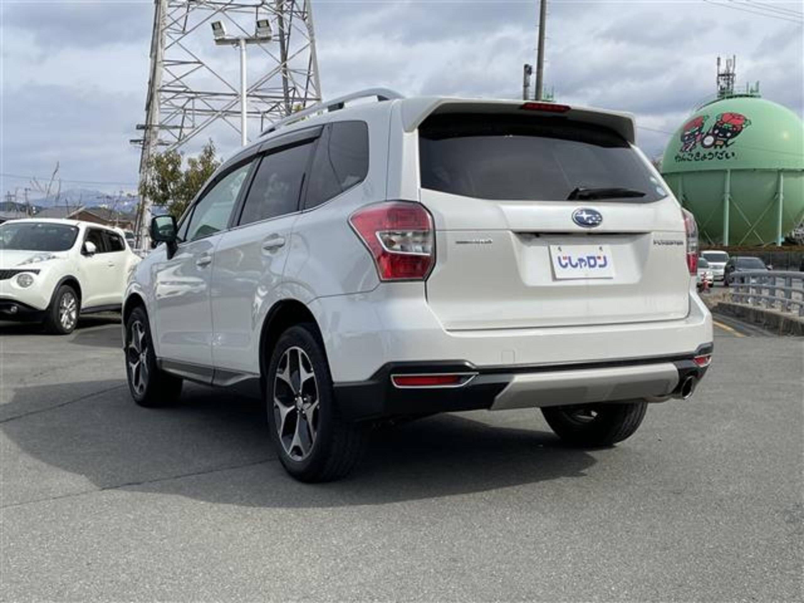 在庫情報“フォレスター2.0i-Sアイサイト”2013年式サテンホワイトパール!03