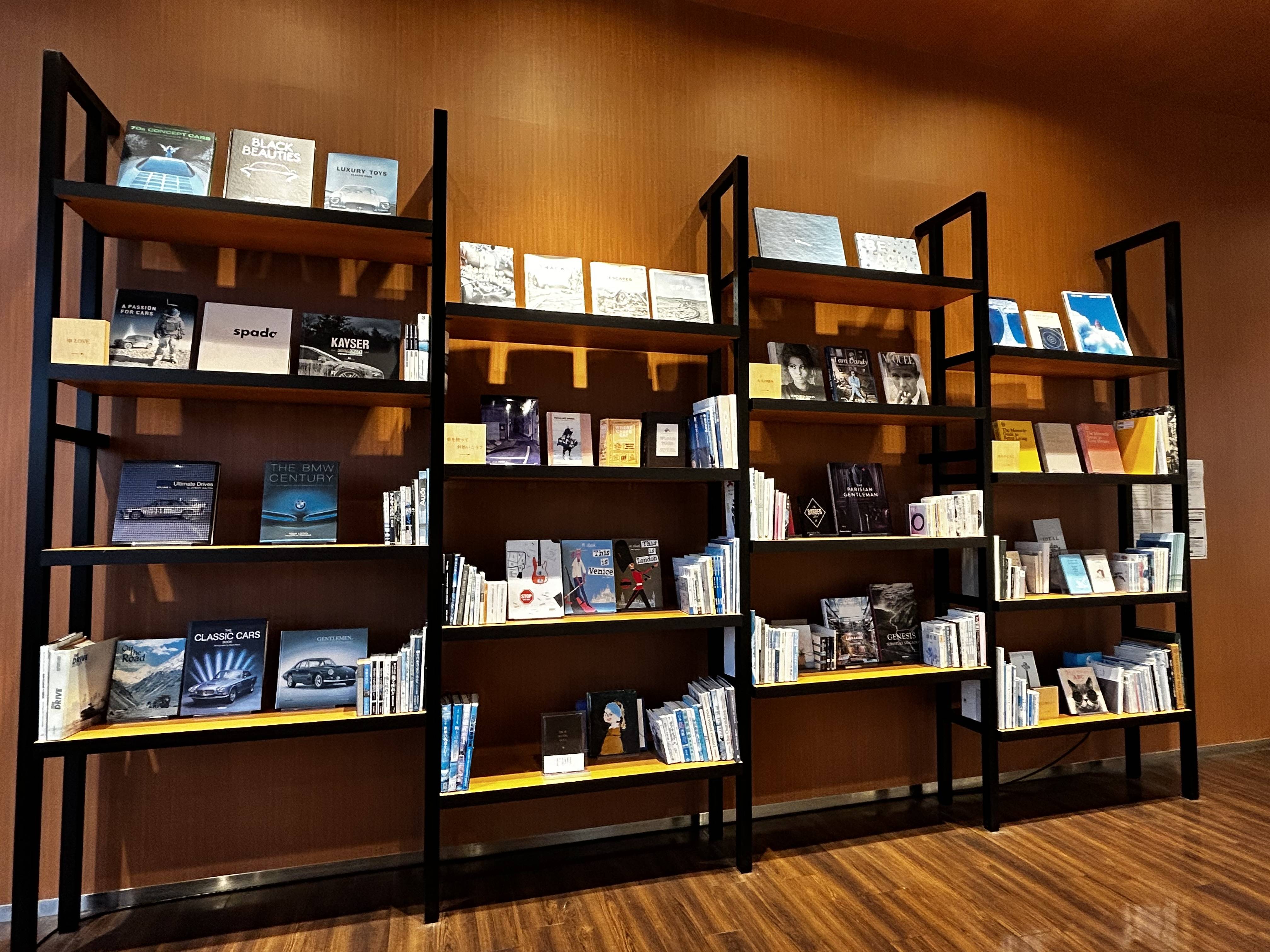 LIBERALA図書館