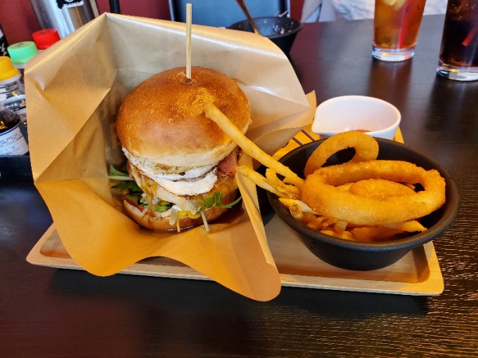 とても食べ応えのあるハンバーガーでした！