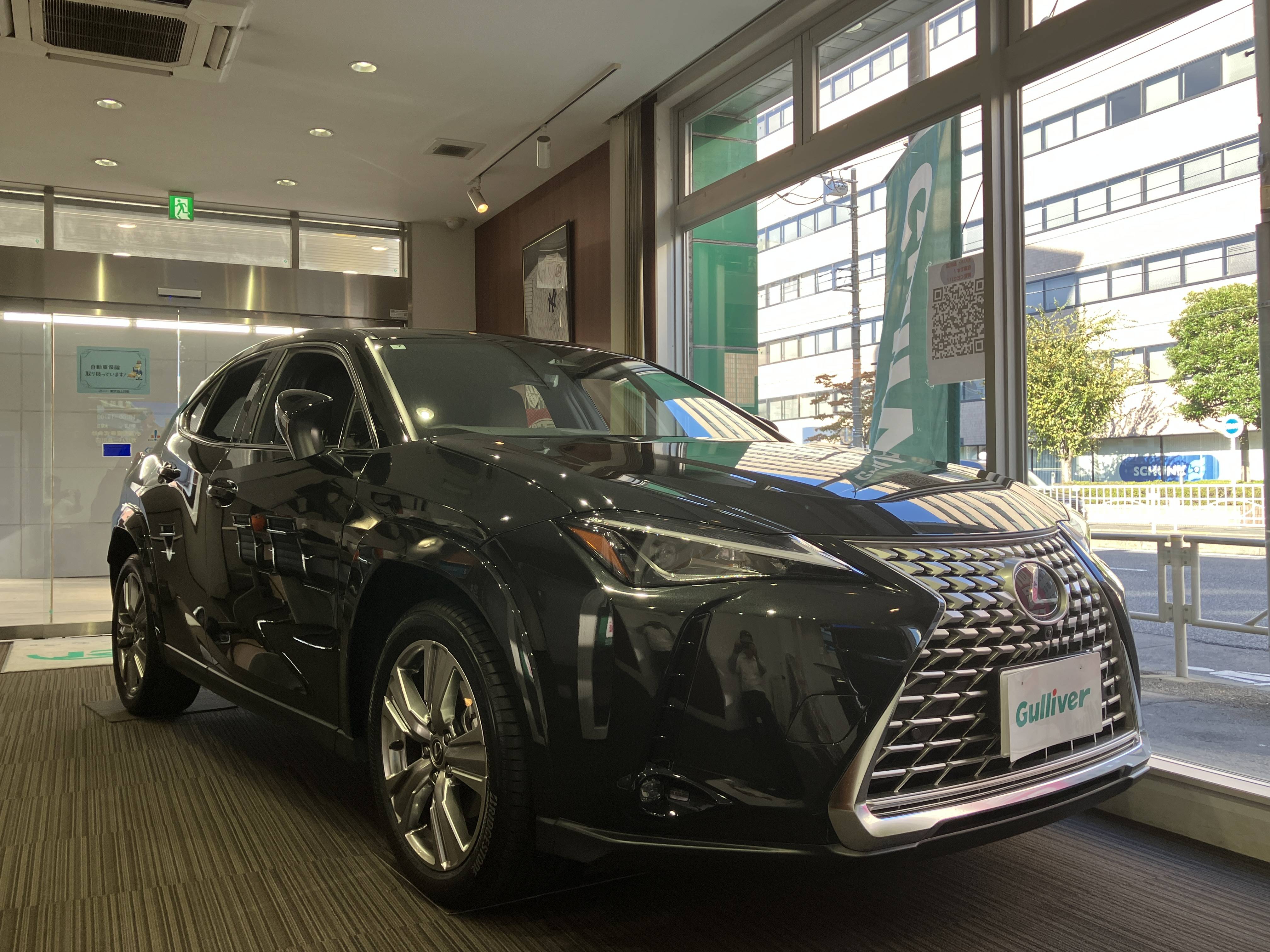レクサスコンパクトSUV UX300hご入庫