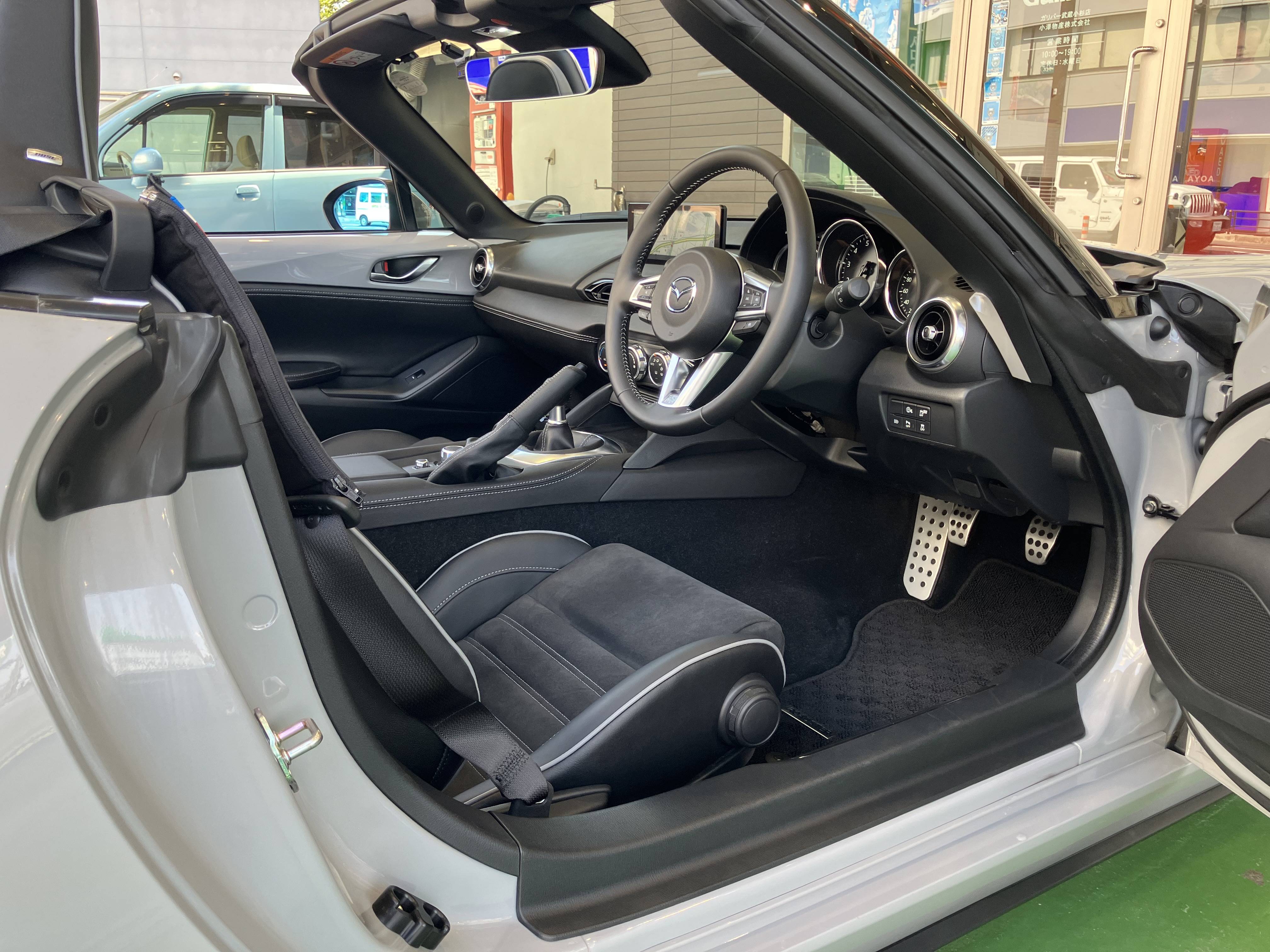 秋に向けての素敵なカーライフが叶うお車　入庫です！01