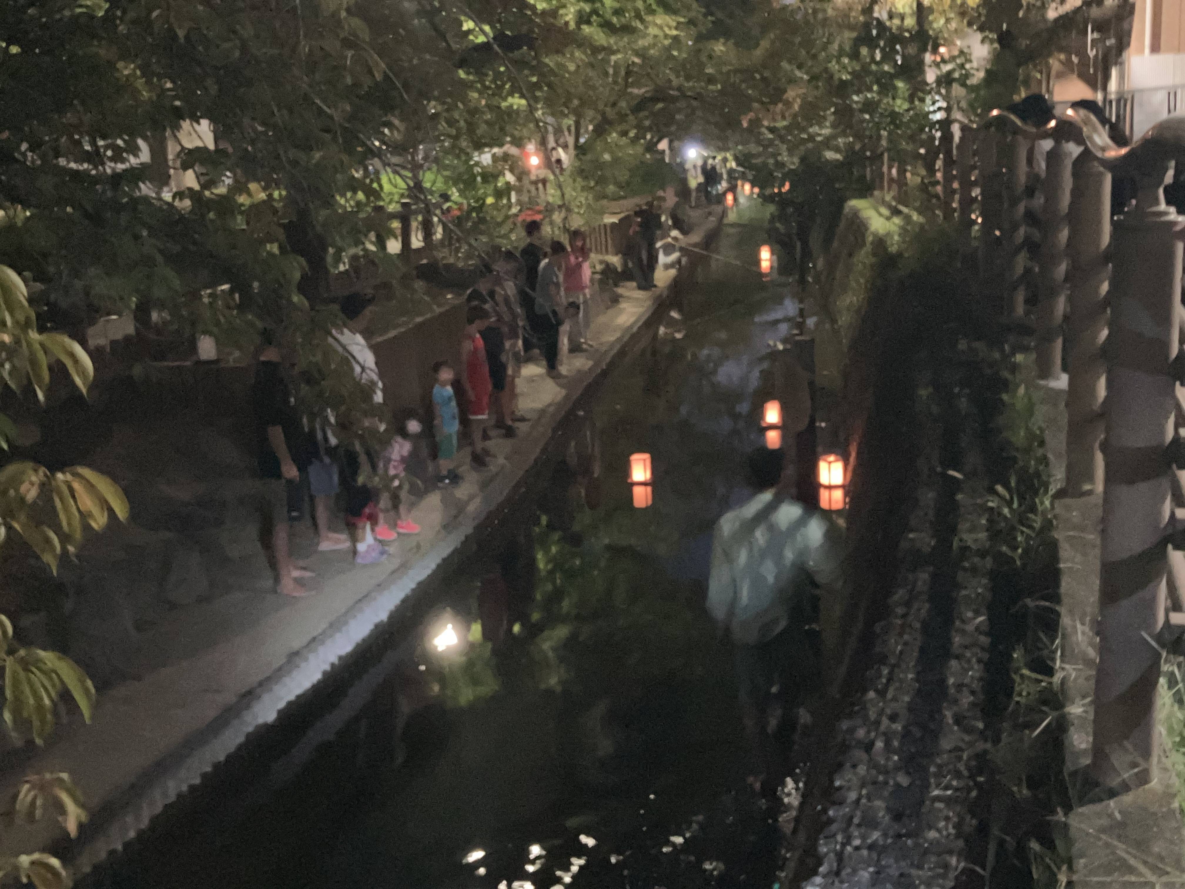 二ヶ領用水で灯篭流し