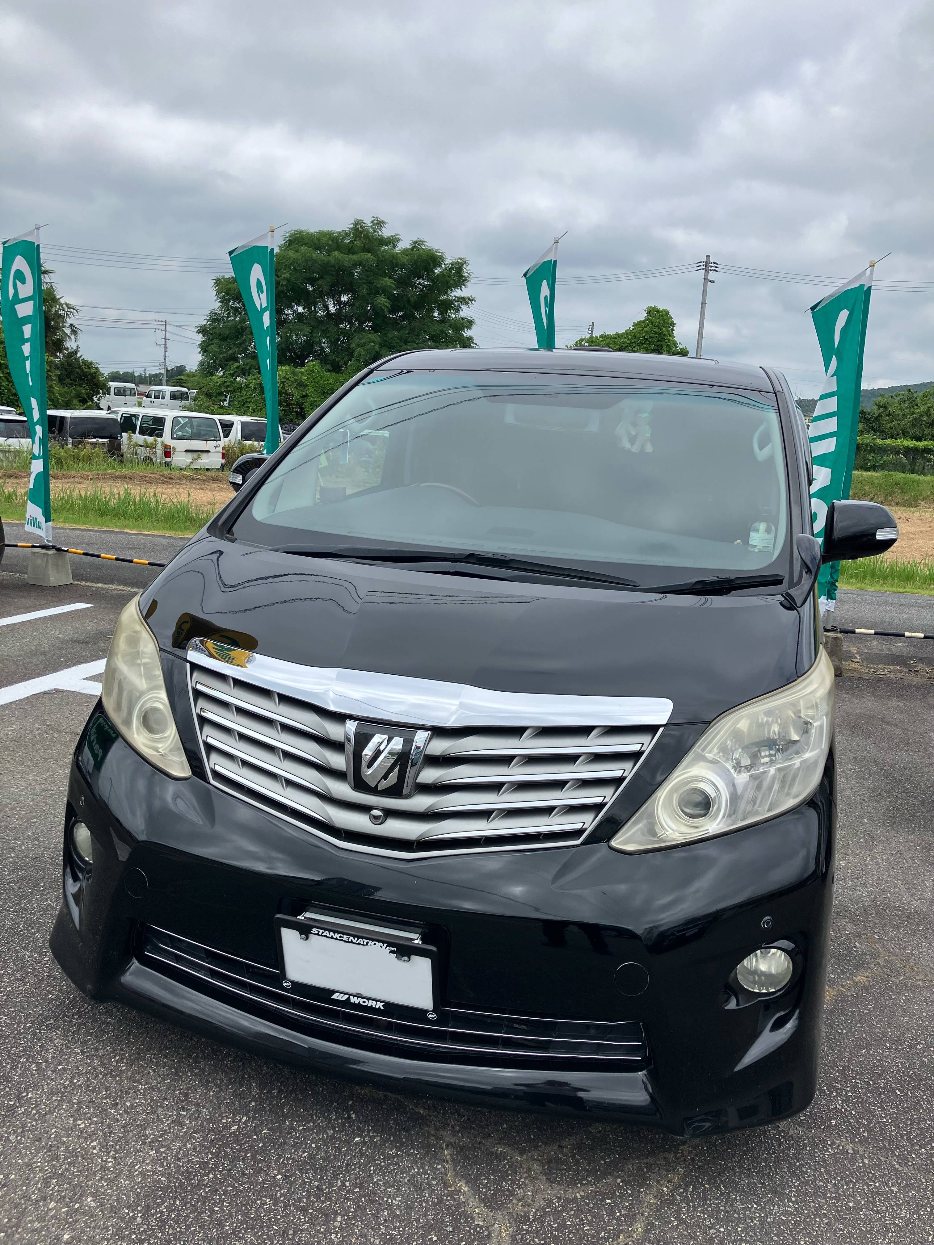 ありがとうございます！！トヨタ　アルファード　リアストラットブーツ交換完了です01