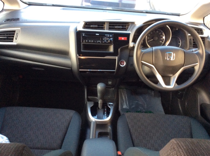 □□ H27 フィット 入庫 □□02