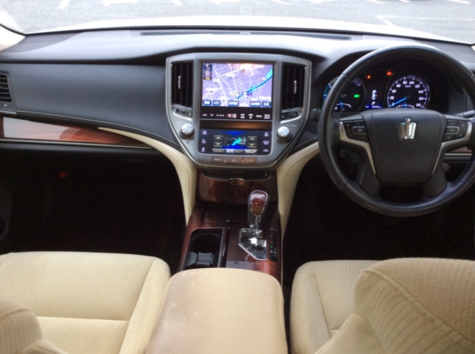 □□ H25 クラウンHV 入庫 □□02