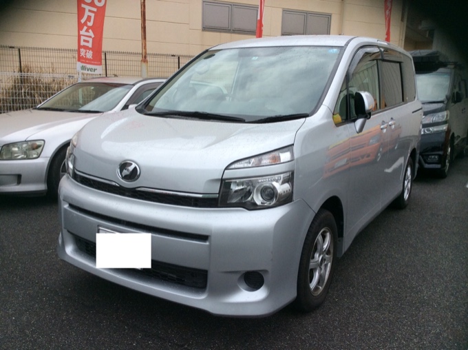 □□ H25 ヴォクシー 入庫 □□