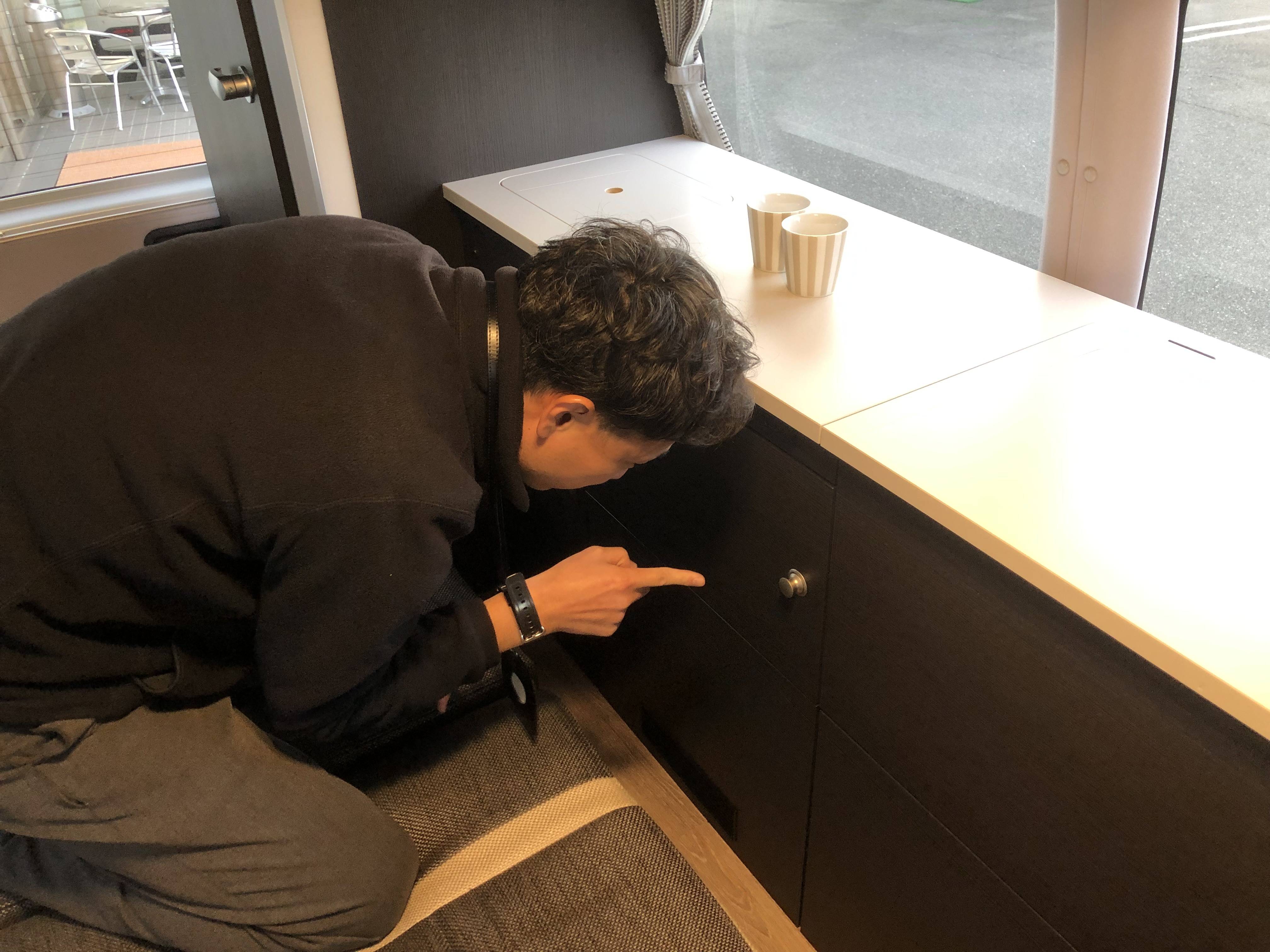 【必見】キャンピングカー入荷 まるでおうち空間!!コンパクトキッチン感!! シンクと電子レンジ編05