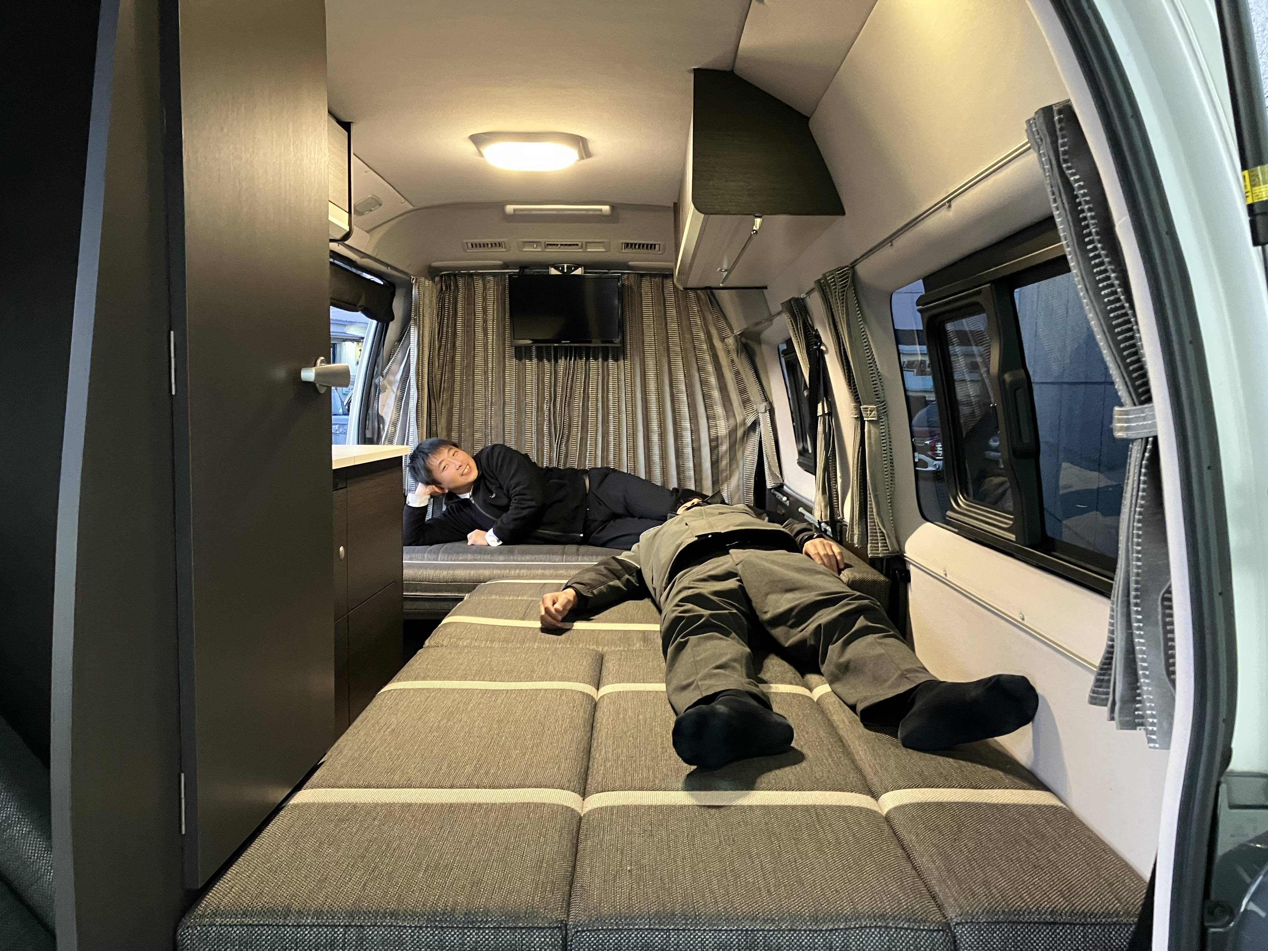 【必見】キャンピングカー入荷 まるでおうち空間!!シックな寝室感!! ベッドキット編05