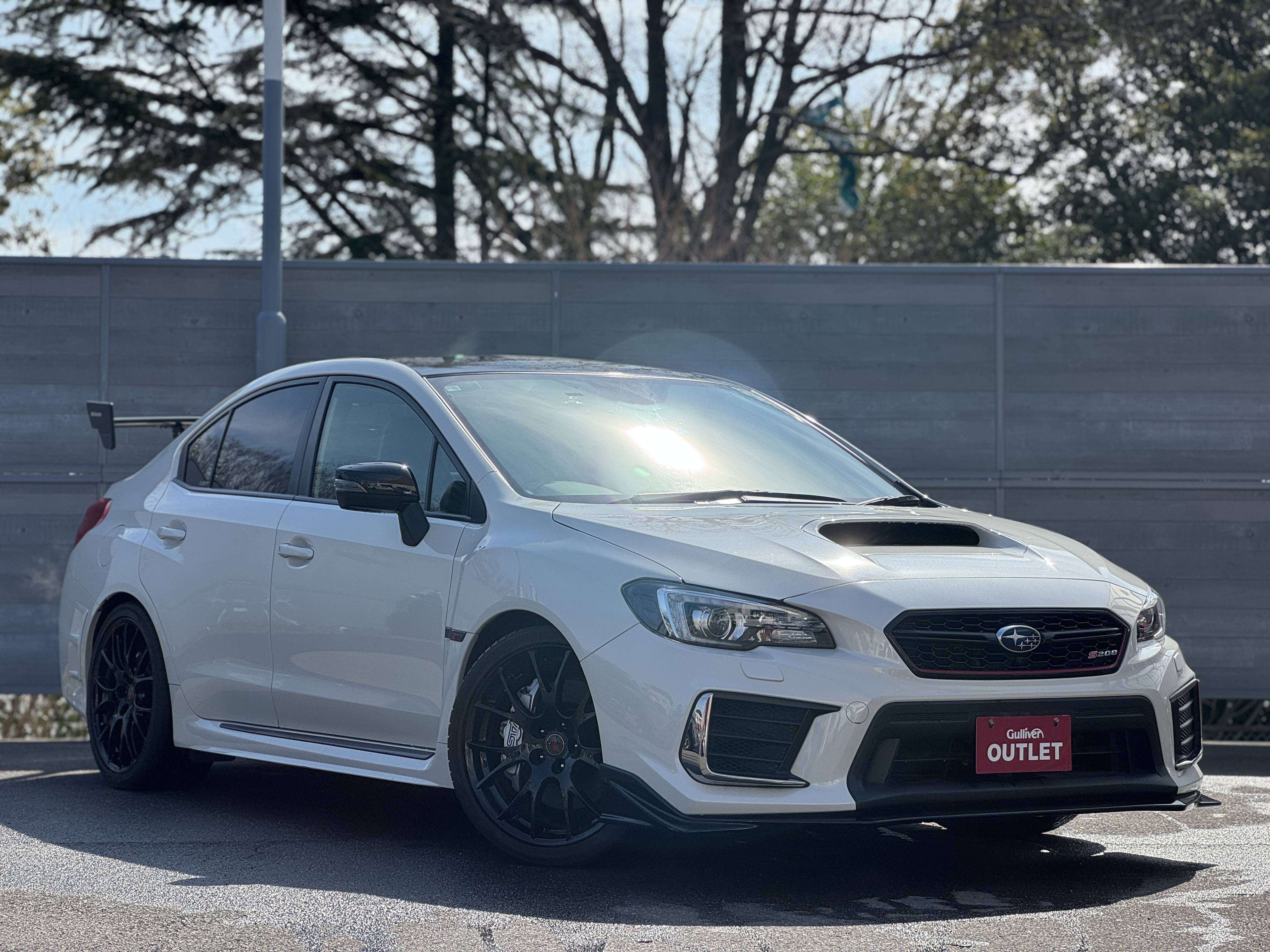 車両紹介　2018年式　WRX STI S208 NBR チャレンジパッケージ カーボンリアウイング