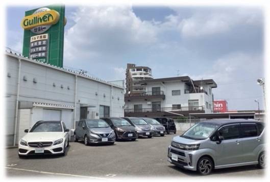 ガリバー吹田千里丘店 “奥にもたくさん展示中”