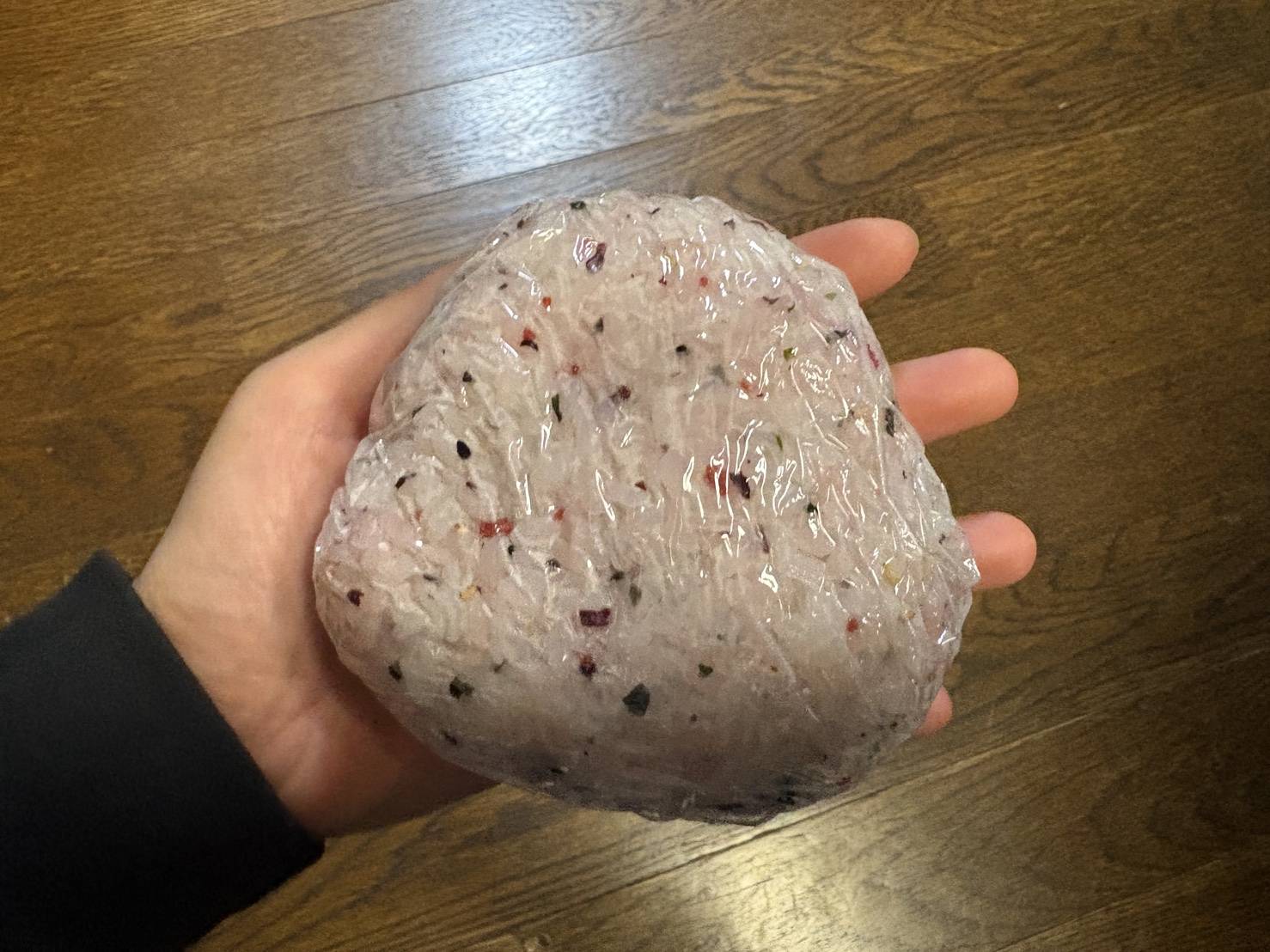 【めちゃでかおにぎり】