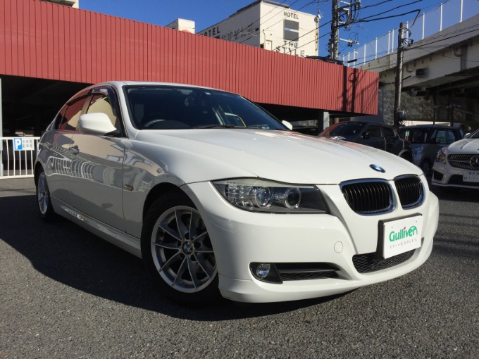☆★最新入荷情報☆★中古車　BMW320i